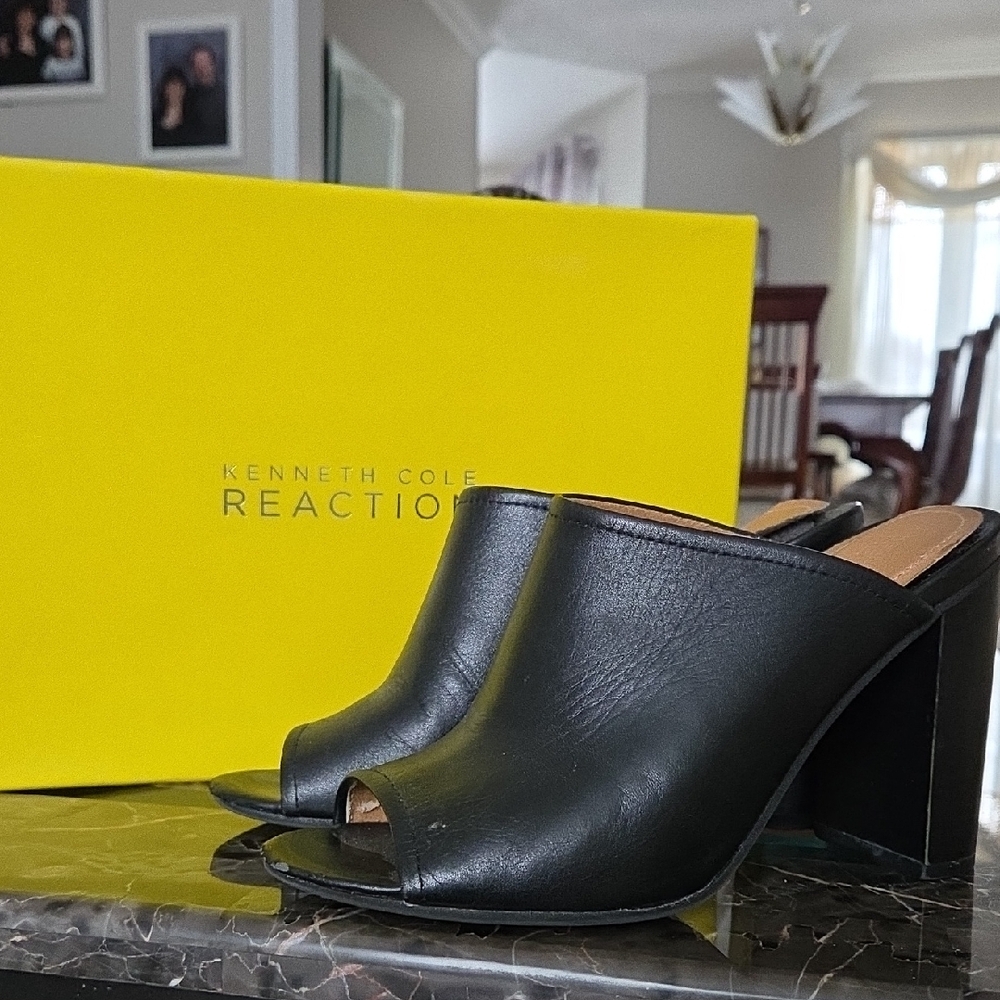 Kenneth Cole Reaction Black Leather Mules